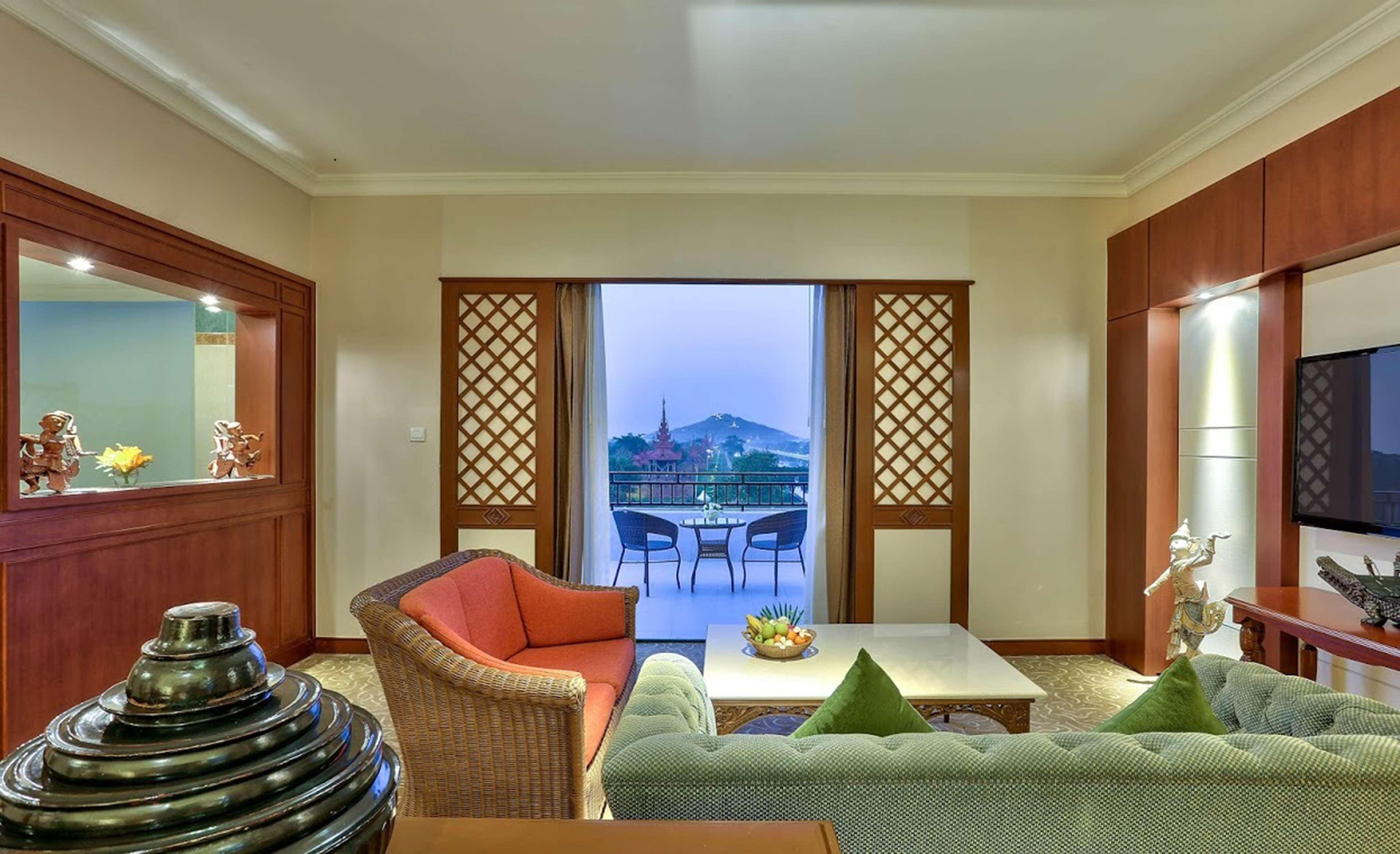 Hotel Hilton Mandalay Exterior foto