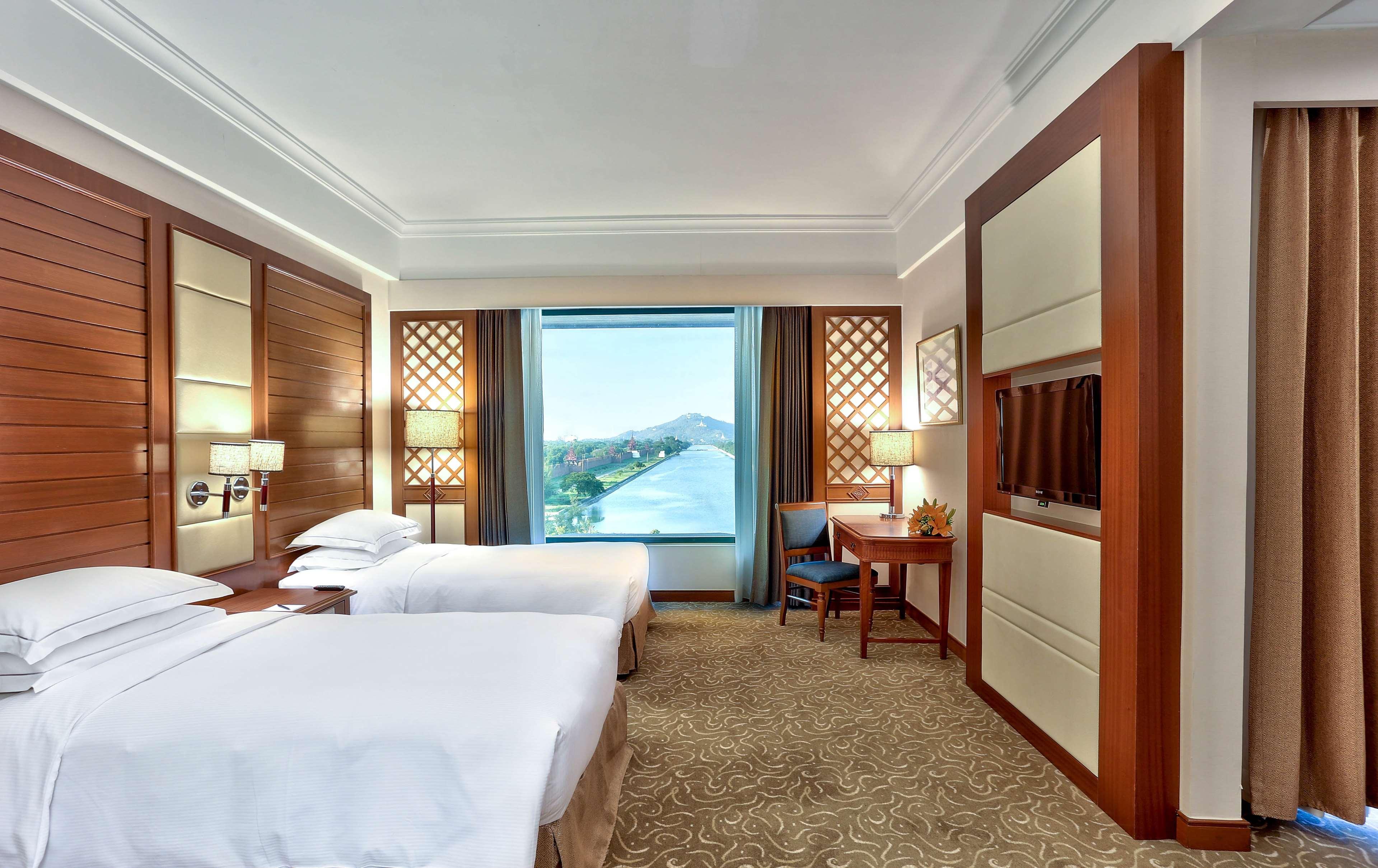 Hotel Hilton Mandalay Exterior foto