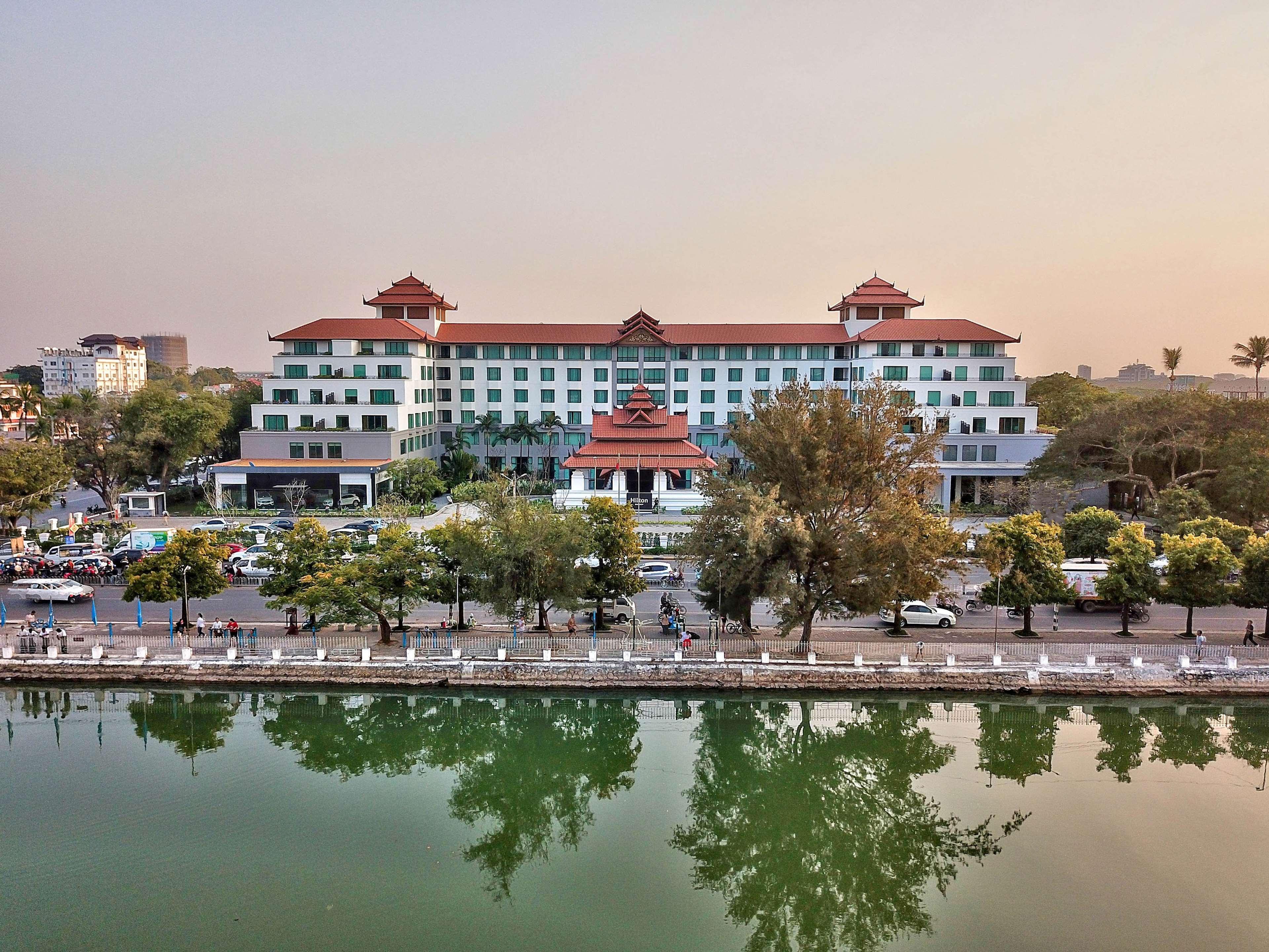 Hotel Hilton Mandalay Exterior foto