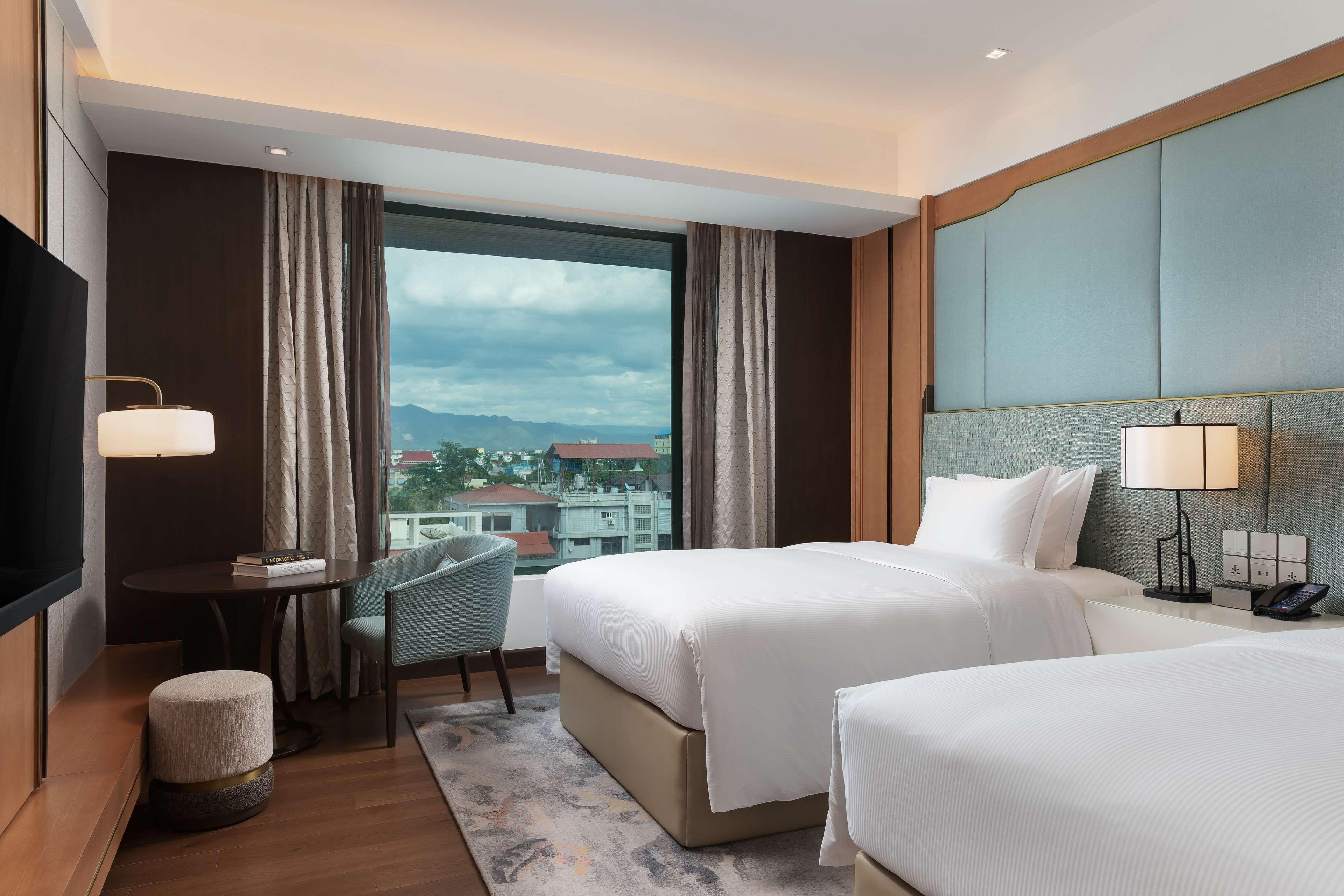 Hotel Hilton Mandalay Exterior foto