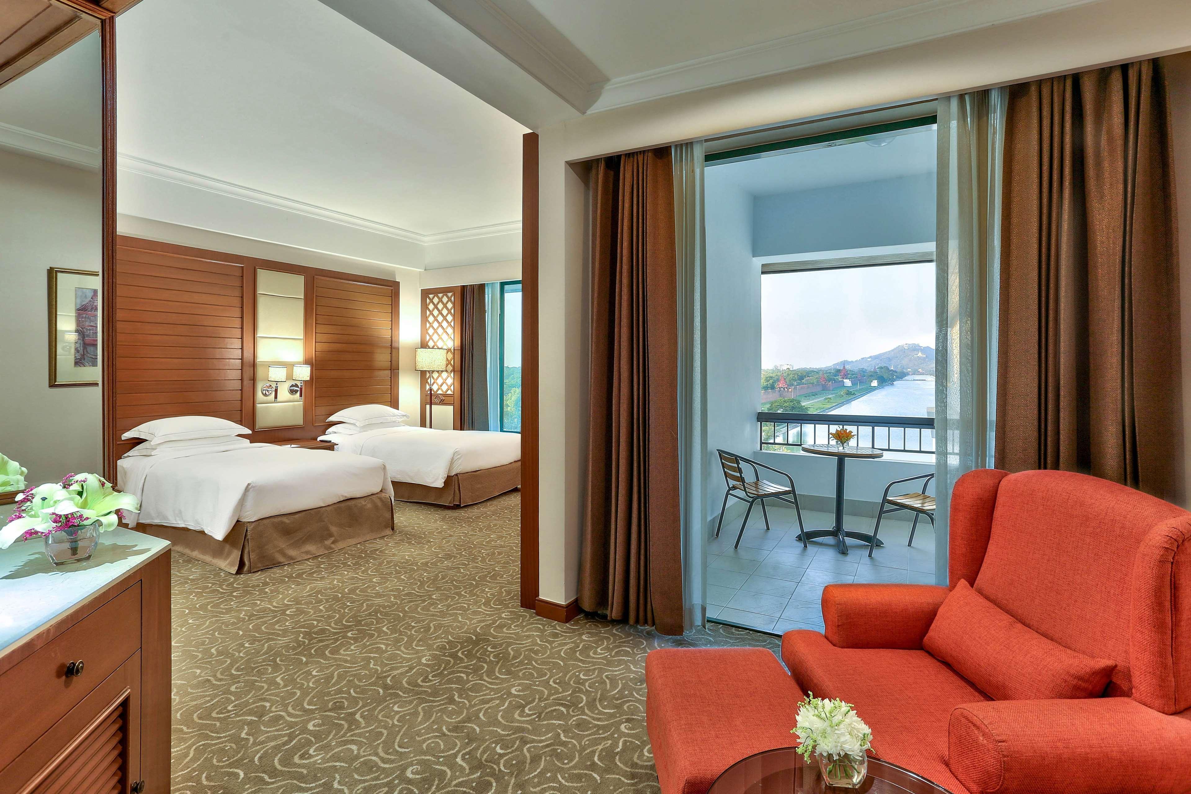 Hotel Hilton Mandalay Exterior foto
